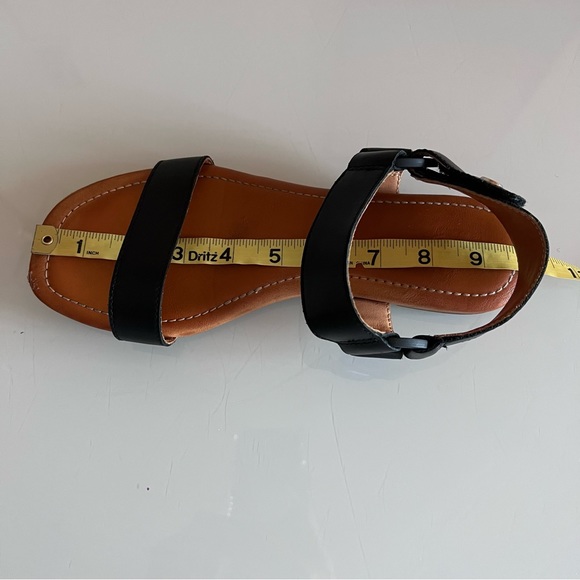 UGG | Black & tan Velcro ankle strap spring summer grandpa style flat sandal - Picture 11 of 16